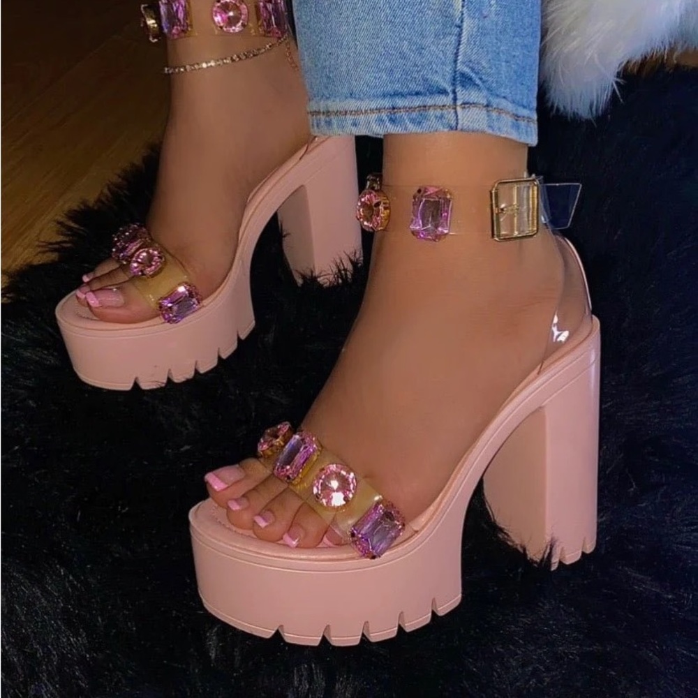 Pink platform heels - Picture 2 of 3